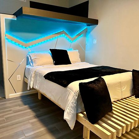 Eagle Stay Dainty Studio Eagle Pass Bagian luar foto