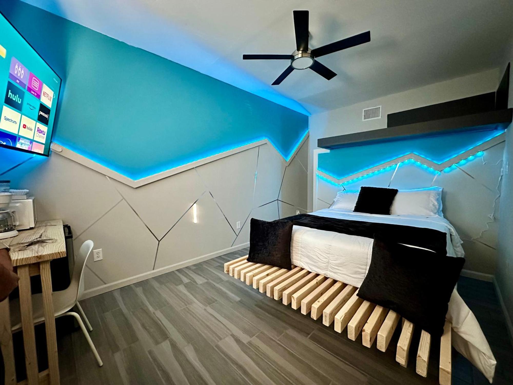 Eagle Stay Dainty Studio Eagle Pass Bagian luar foto